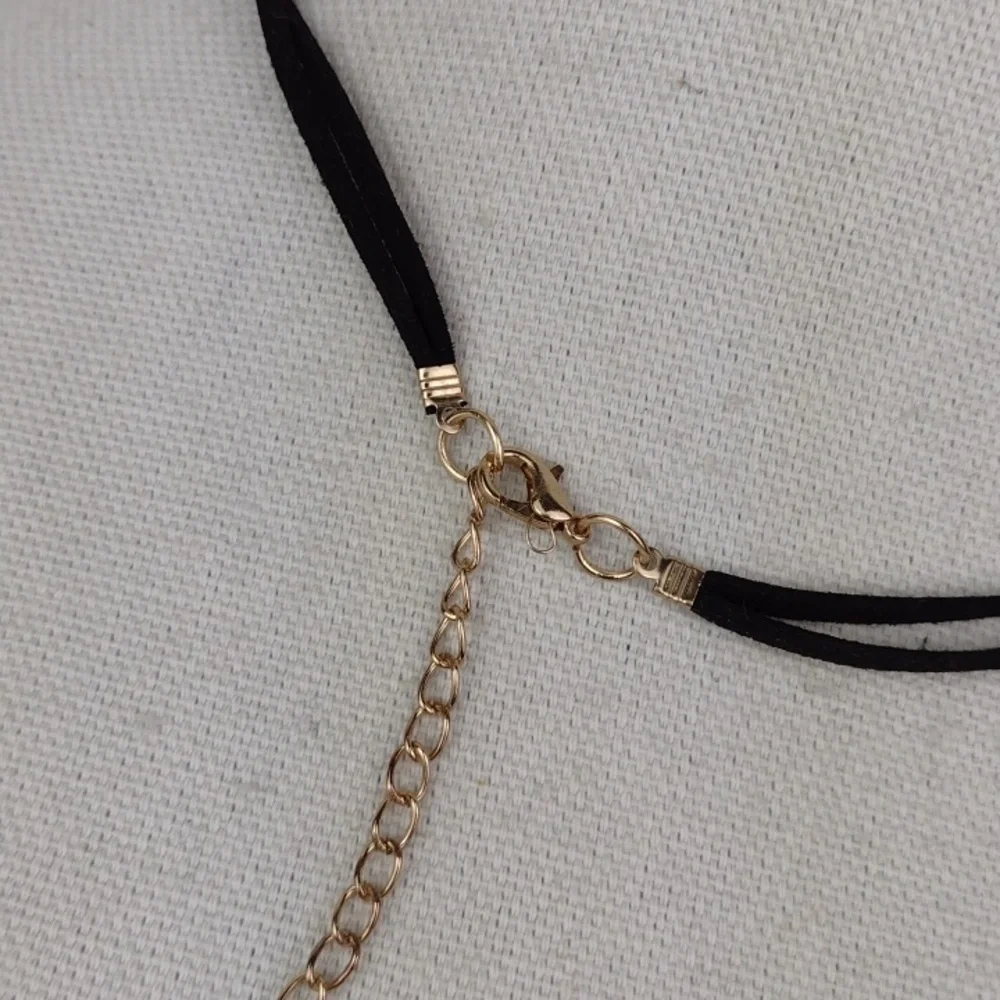 Vibrant Gold Multi-Ring Chain Link Double Layer Black Leather Choker Necklace